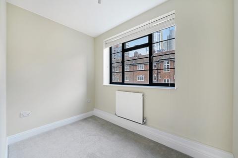 4 bedroom apartment to rent, Aldwyn House, Vauxhall London SW8