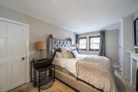 2 bedroom flat to rent, Victoria Rise London SW4