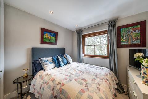 2 bedroom flat to rent, Victoria Rise London SW4