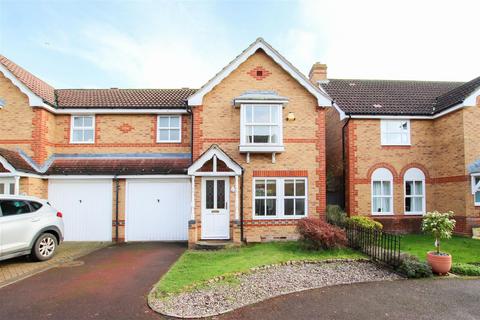 3 bedroom terraced house to rent, Carrick Close, Cambridge CB1
