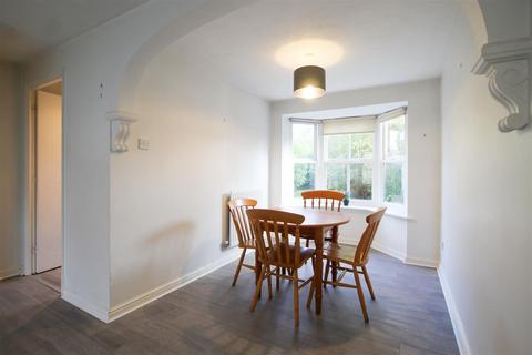 3 bedroom terraced house to rent, Carrick Close, Cambridge CB1
