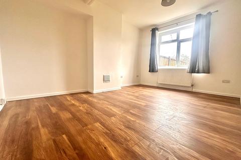 3 bedroom house to rent, Dagenham, RM8