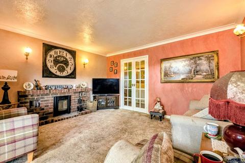 2 bedroom detached bungalow for sale, New Road, Bordon GU35