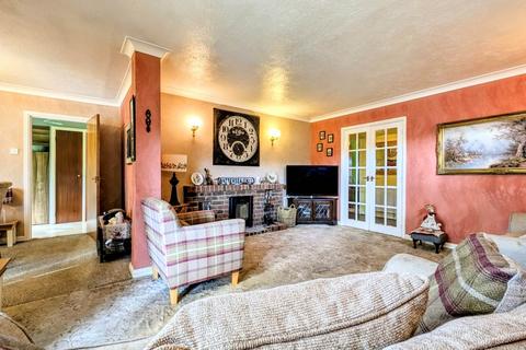 2 bedroom detached bungalow for sale, New Road, Bordon GU35