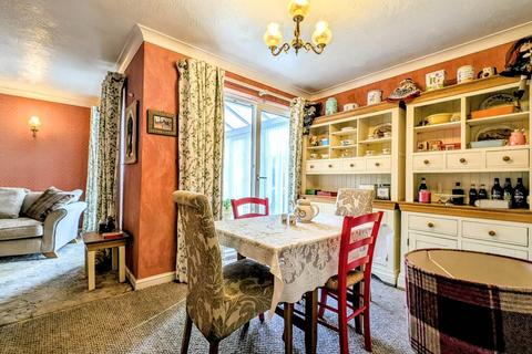 2 bedroom detached bungalow for sale, New Road, Bordon GU35