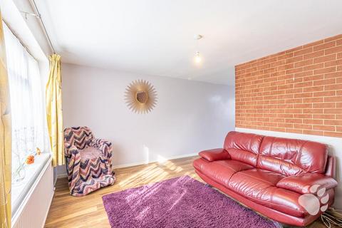 3 bedroom end of terrace house for sale, The Fremnells, Basildon SS14