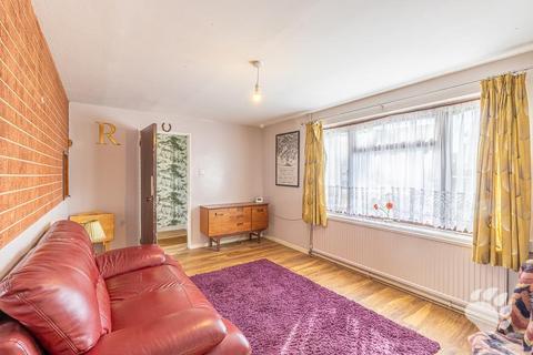 3 bedroom end of terrace house for sale, The Fremnells, Basildon SS14