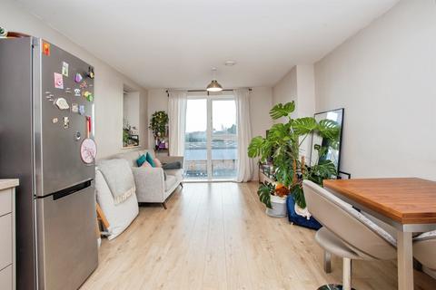 2 bedroom flat for sale, Manor Way, Borehamwood