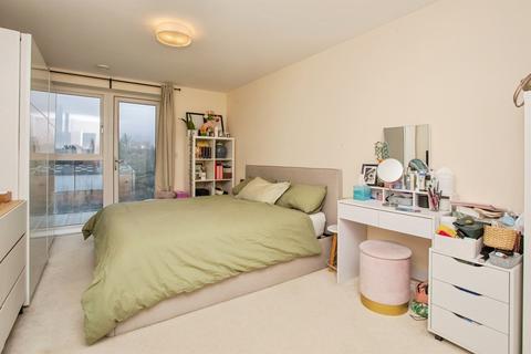 2 bedroom flat for sale, Manor Way, Borehamwood