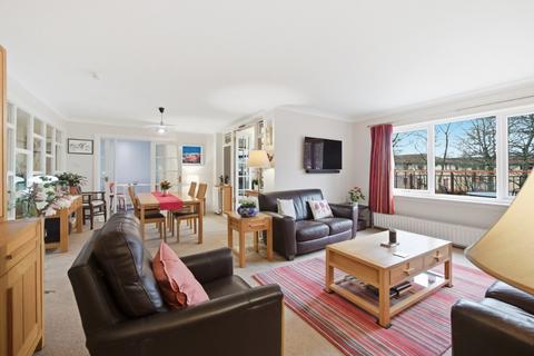 2 bedroom flat for sale, 7/5 Rocheid Park, Edinburgh, EH4