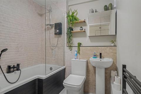 2 bedroom apartment to rent, Renaissance Court, Birmingham B12