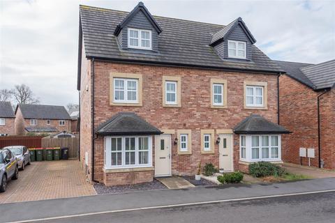 undefined, Larch Lane, Preston PR4