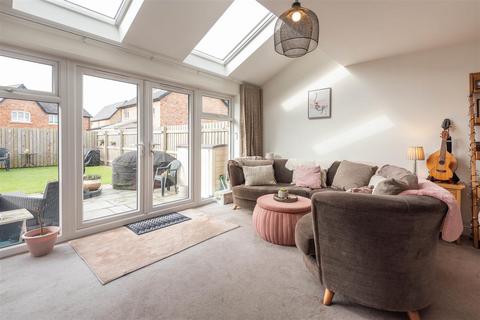 undefined, Larch Lane, Preston PR4