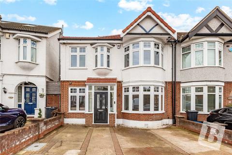 4 bedroom end of terrace house for sale, Bawdsey Avenue, Ilford IG2