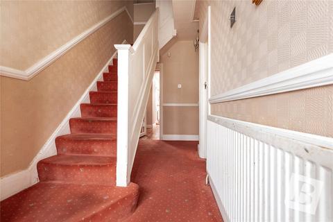4 bedroom end of terrace house for sale, Bawdsey Avenue, Ilford IG2