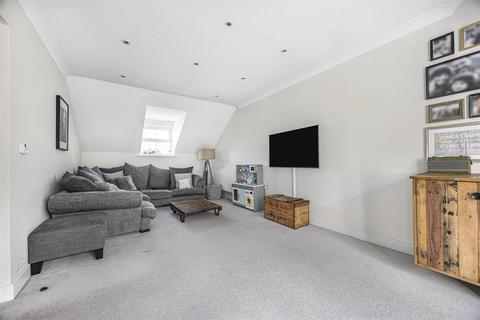 undefined, Reservoir Crescent, Reading, RG1