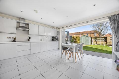 undefined, Reservoir Crescent, Reading, RG1