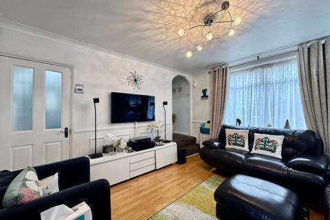 3 bedroom end of terrace house for sale, Silkstream Road, Edgware, HA8