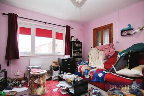 3 bedroom semi-detached house for sale, Raywood Close, Yeadon, Leeds