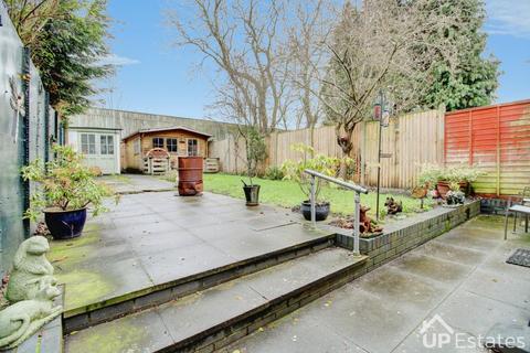4 bedroom semi-detached house for sale, Masser Road, Holbrooks, Coventry