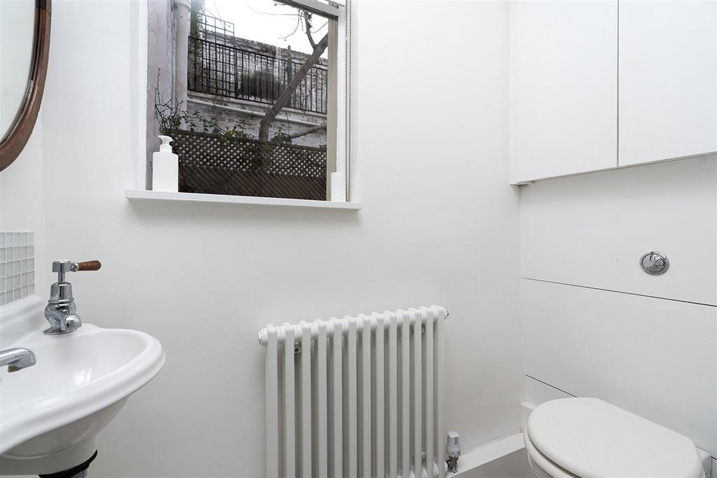 Cloack Room