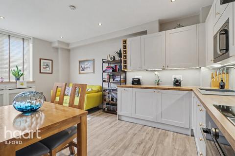 2 bedroom flat for sale, High Road, ILFORD
