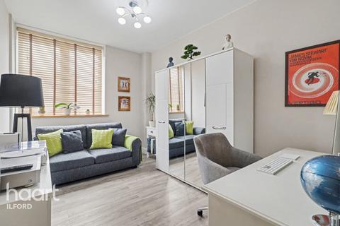 2 bedroom flat for sale, High Road, ILFORD