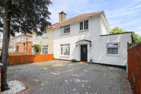 undefined, Carnarvon Drive, Hayes UB3