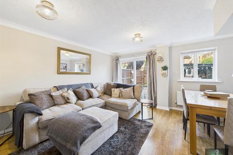 undefined, Alfred Close, Worth RH10