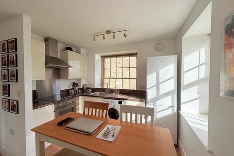 2 bedroom flat for sale, 4 Perreyman Square, Tiverton EX16