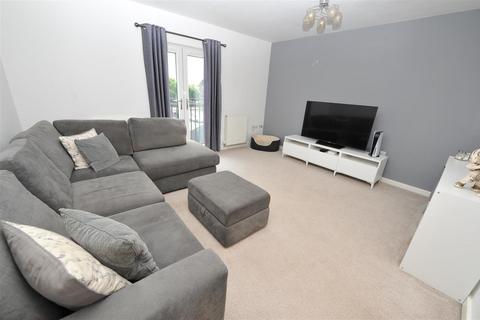 3 bedroom townhouse for sale, Sovereign Court, Eccleshill BD2