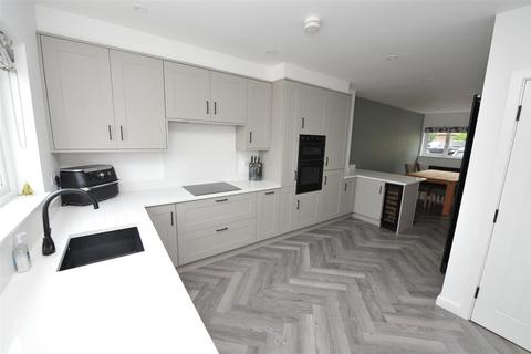 3 bedroom townhouse for sale, Sovereign Court, Eccleshill BD2