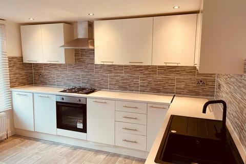 1 bedroom in a house share to rent, Cecil Street, Watford WD24