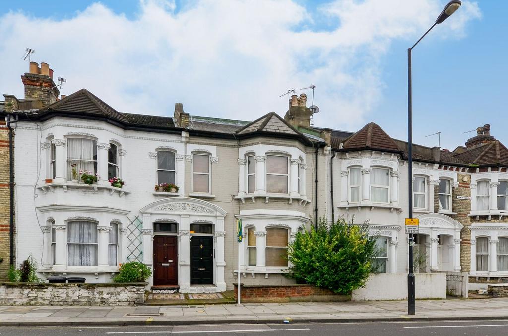 Dawes Road, Fulham Broadway, London, SW6 Studio to rent - £1,950 pcm (£ ...