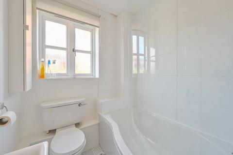 2 bedroom flat to rent, Caravel Close, Canary Wharf, London, E14