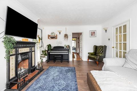 3 bedroom semi-detached house for sale, Glenton Way, Romford, RM1
