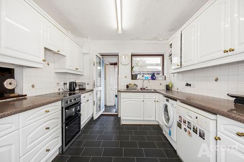 3 bedroom semi-detached house for sale, Glenton Way, Romford, RM1