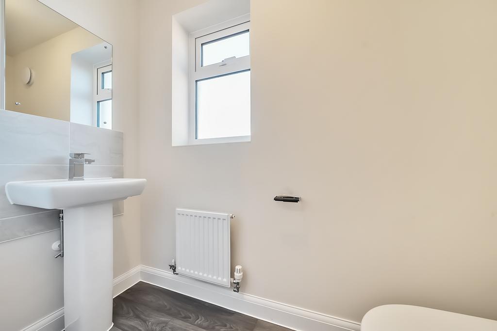 Cloakroom/wc