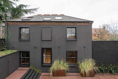 undefined, Castlebar Hill, London W5