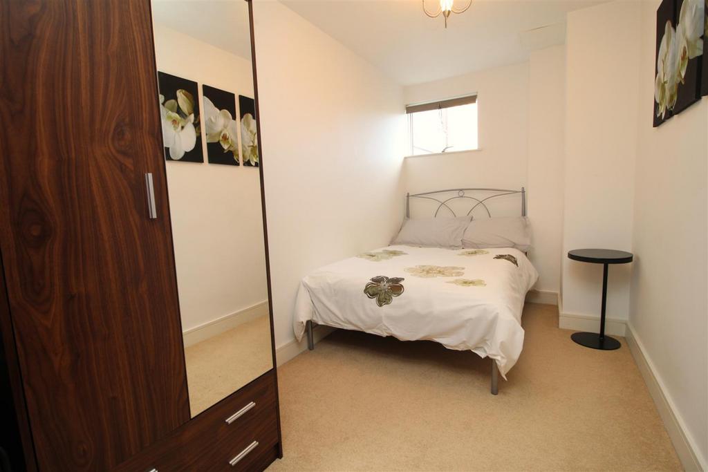 Bedroom 2.JPG