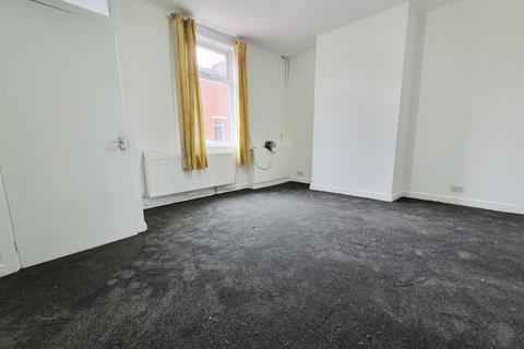 2 bedroom house to rent, Queen Victoria Street, Blackburn, BB2