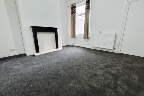 2 bedroom house to rent, Queen Victoria Street, Blackburn, BB2