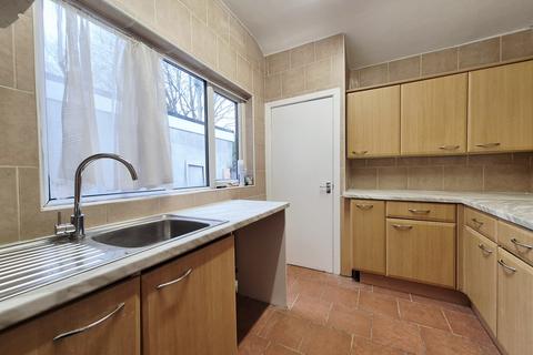 2 bedroom house to rent, Queen Victoria Street, Blackburn, BB2