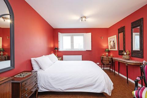 2 bedroom flat to rent, Petticoat Square, City, London, E1
