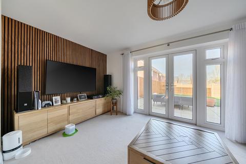 2 bedroom semi-detached house for sale, Woodlark Way, Wokingham RG40