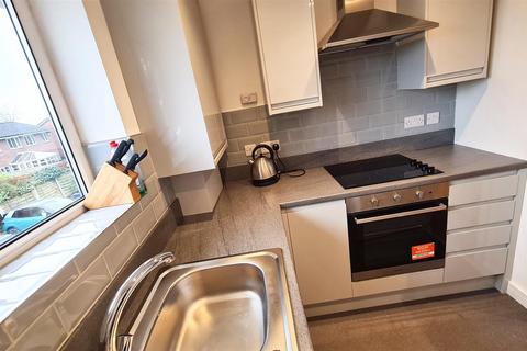 Studio to rent, Brackenwood Mews, Wilmslow, Cheshire