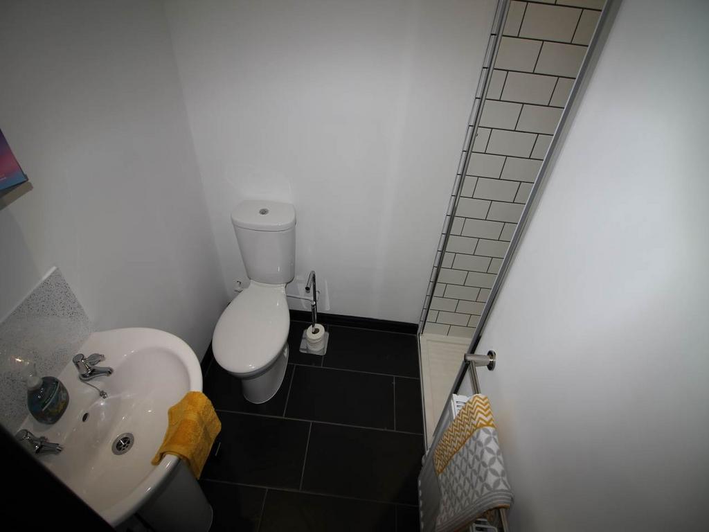 Bed 3 en-suite