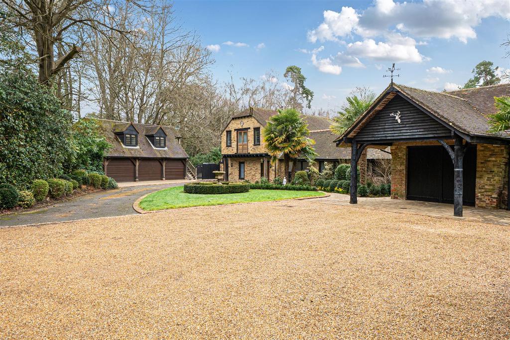 Garaging &amp; Ancillary Accommodation