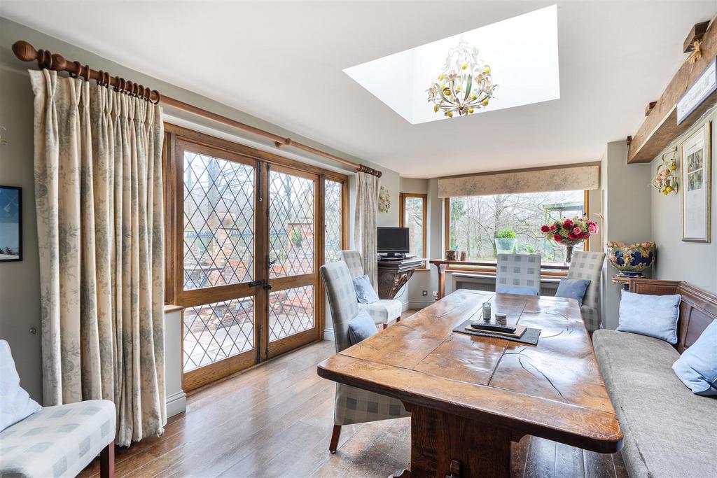 Breakfast Room