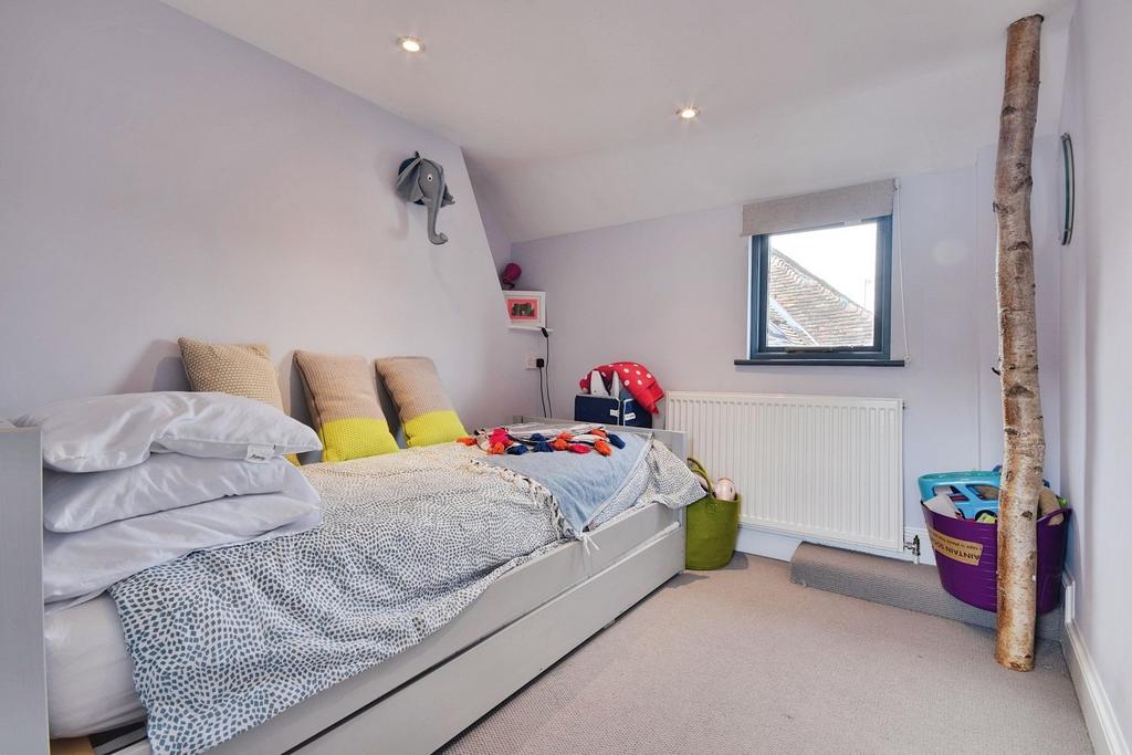 No-11 Bedroom 2